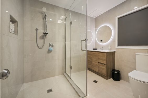 Luxury One-Bedroom Suite - bathroom